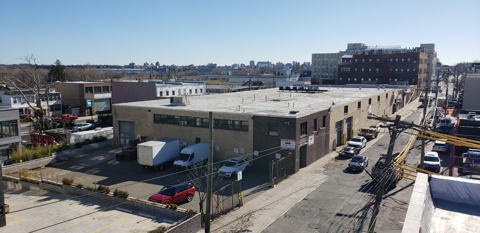 18-01 127th St, Flushing, NY for sale - Building Photo - Image 1 of 3