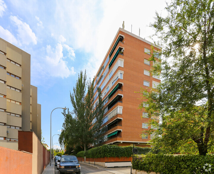 Calle Lígula, 6-6, Madrid, Madrid for lease - Primary Photo - Image 1 of 3