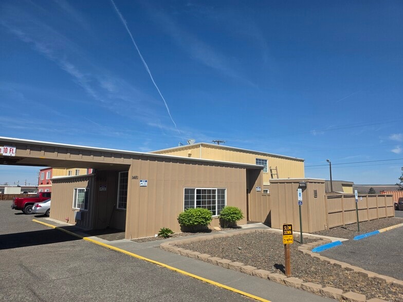 1481 6th St, Umatilla, OR for sale - Lobby - Image 2 of 16