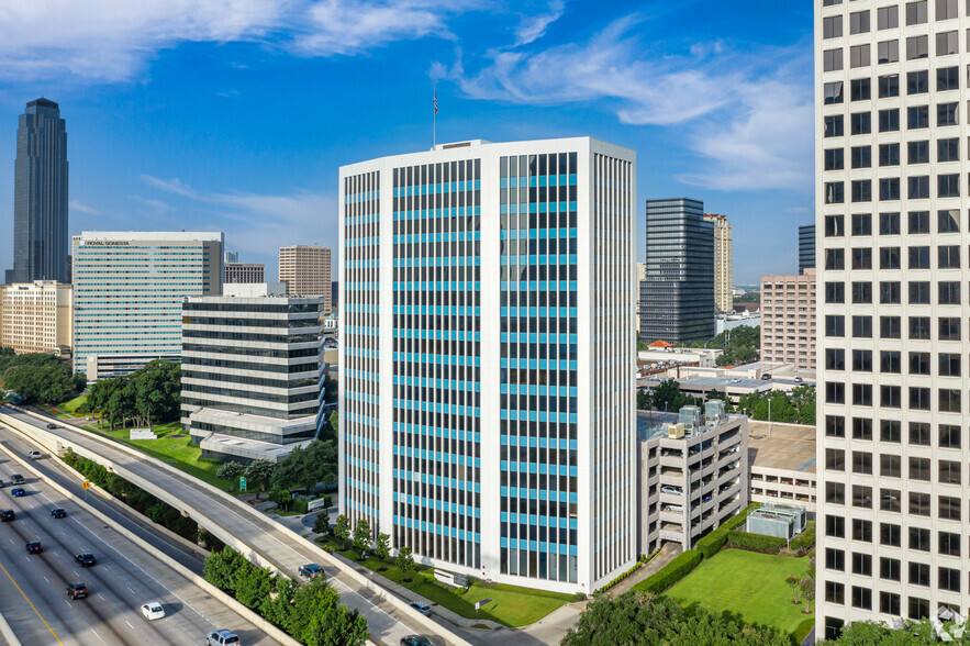 2100 West Loop South, Houston, TX 77027 - Office/Retail for Lease | LoopNet