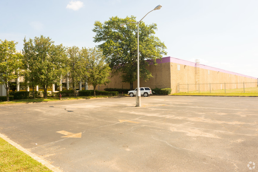 4949 E Raines, Memphis, TN for lease - Primary Photo - Image 1 of 13