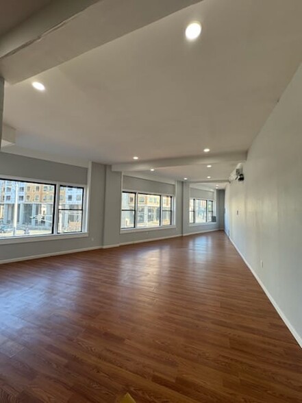 1 N Harrison St, East Orange, NJ for lease - Interior Photo - Image 2 of 20