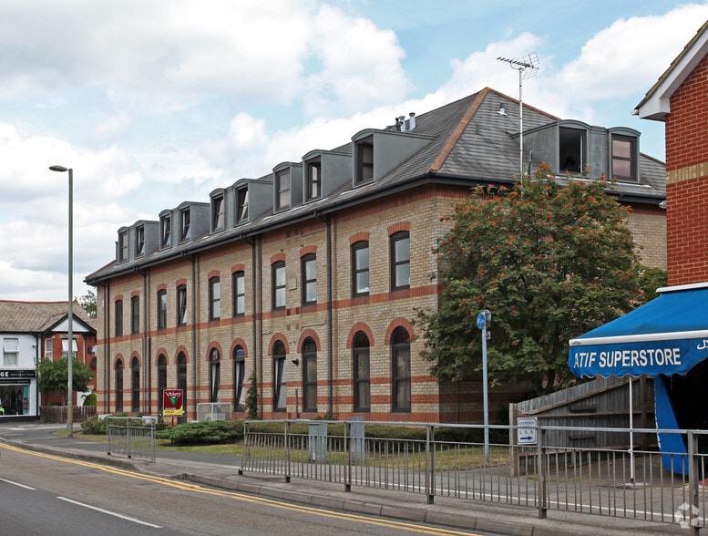 103 Frimley Rd, Camberley for lease - Building Photo - Image 2 of 3