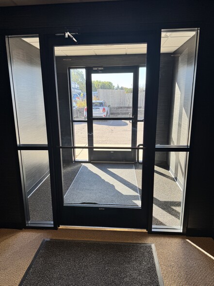 650 Dodge Ave NW, Elk River, MN for lease - Building Photo - Image 2 of 10