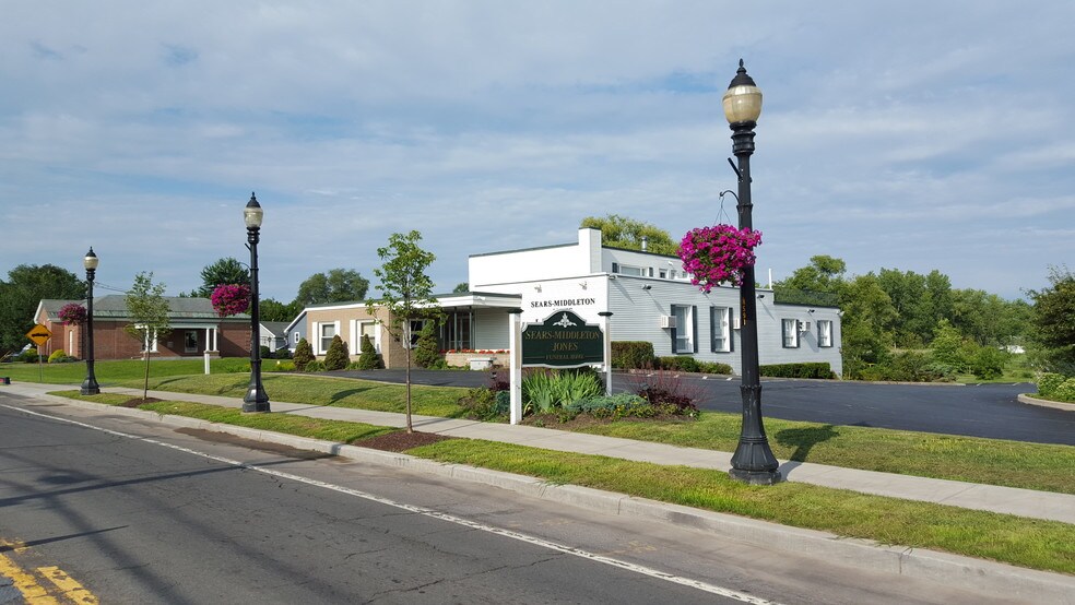 209 Main St, North Syracuse, NY for sale - Building Photo - Image 1 of 1