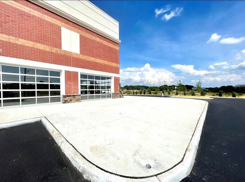 20051 Riverside Commons Pl, Ashburn, VA for sale - Building Photo - Image 1 of 1