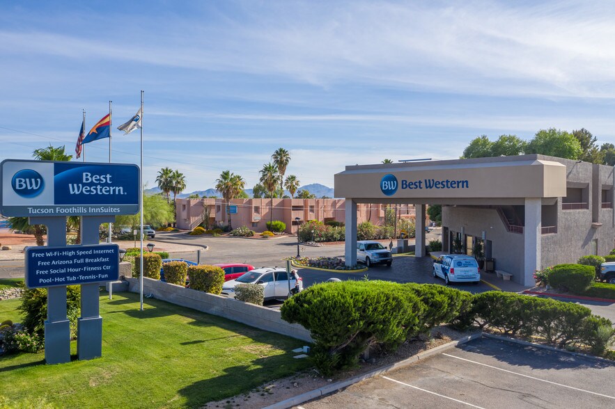 6201 N Oracle Rd, Tucson, AZ 85704