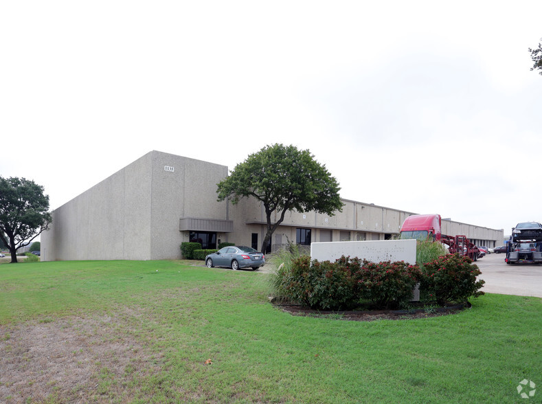 1135 W Trinity Mills Rd, Carrollton, TX for lease - Primary Photo - Image 1 of 5