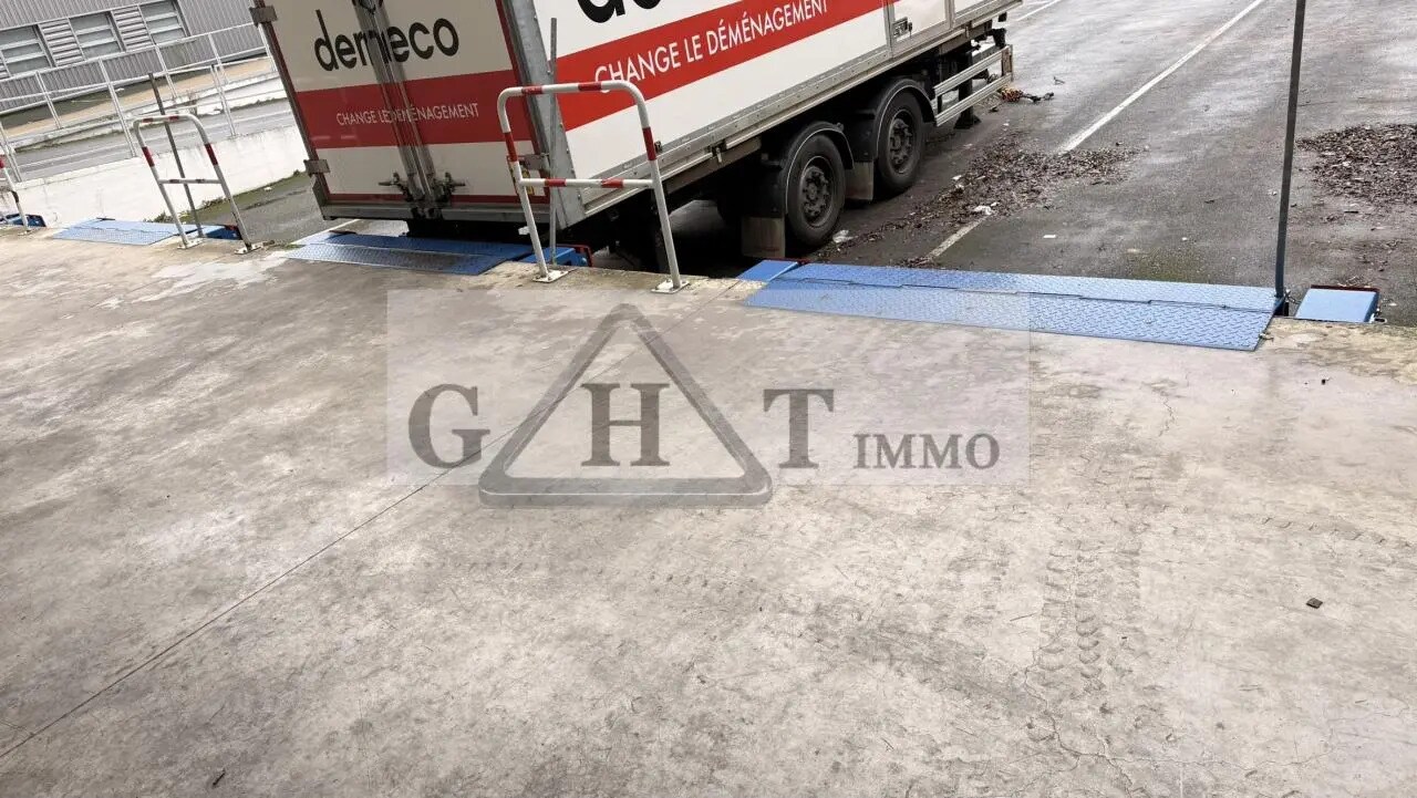 Industrial in Mareuil-lès-Meaux for lease Building Photo- Image 1 of 22