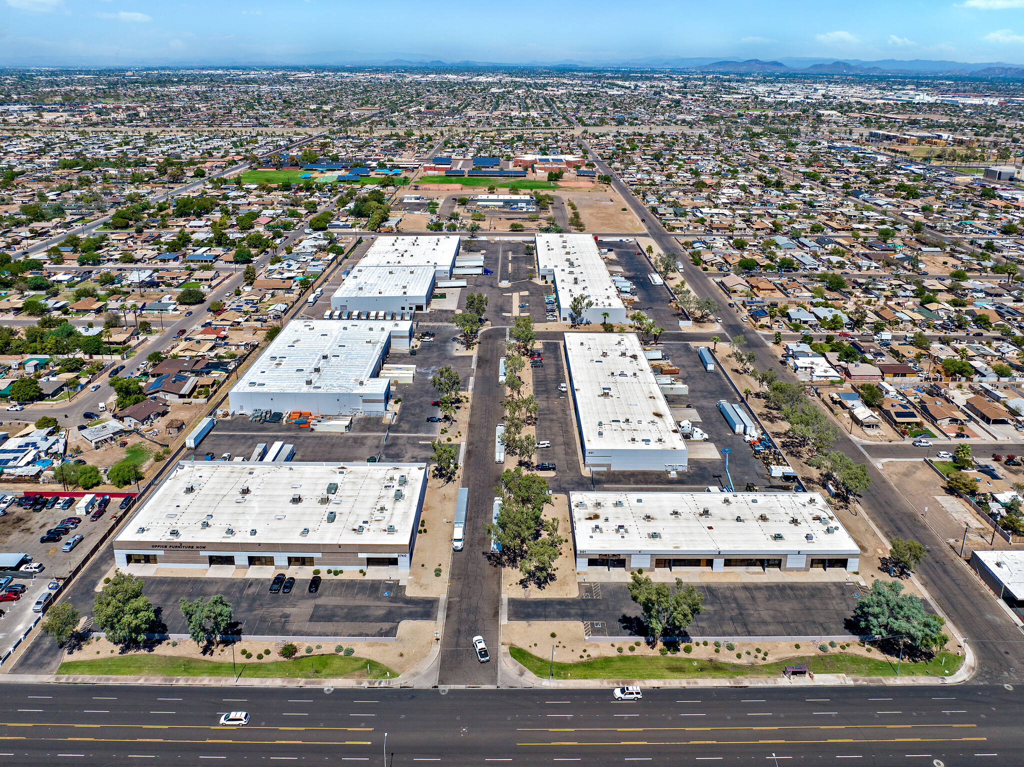 301-502 N 37th Dr, Phoenix, AZ for lease Building Photo- Image 1 of 9