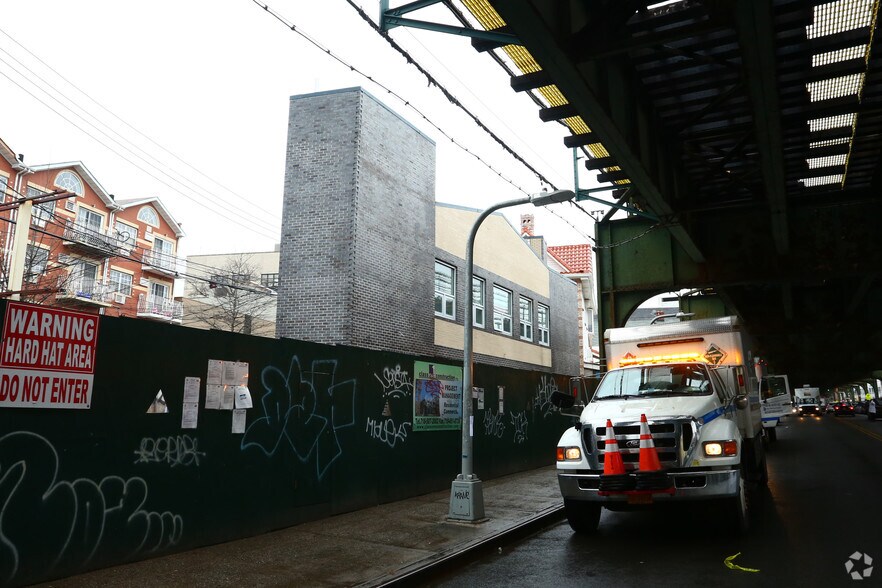 10014 Roosevelt Ave, Corona, NY for sale - Building Photo - Image 1 of 1