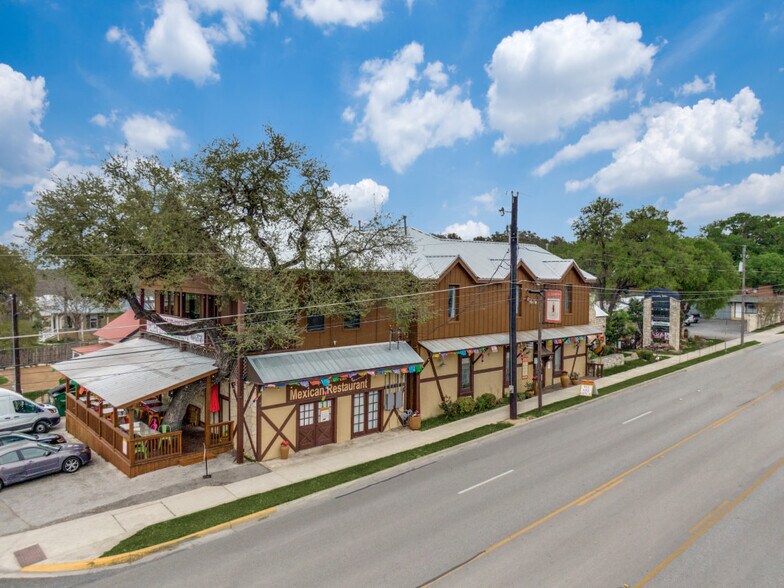 911 S Main St, Boerne, TX for sale - Building Photo - Image 1 of 1
