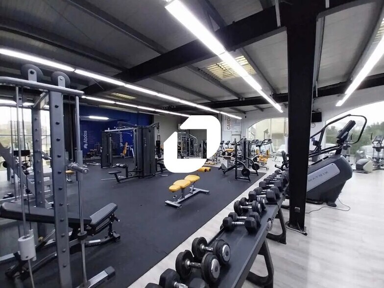 Flex in Mantes-la-Ville for lease - Interior Photo - Image 3 of 6