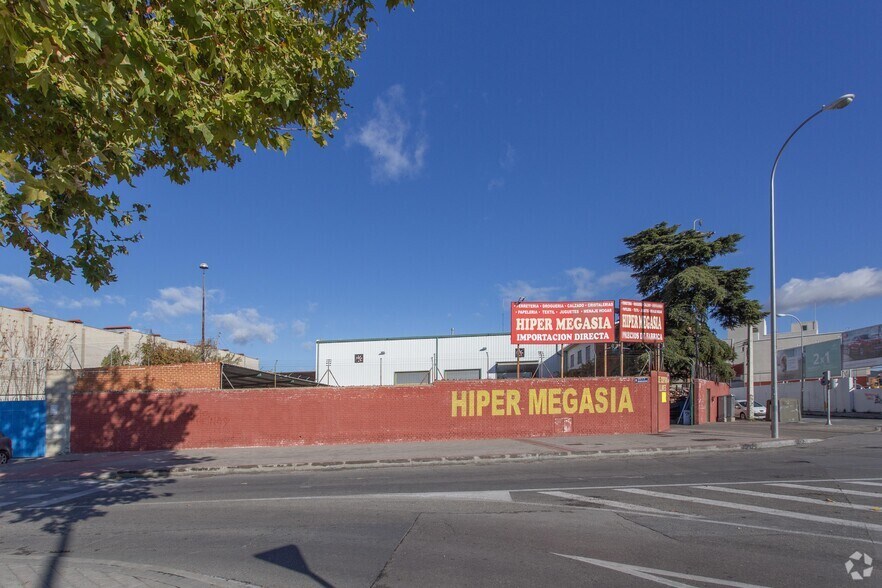 Calle del Puerto de Used, 24, Madrid, Madrid for lease - Building Photo - Image 2 of 2