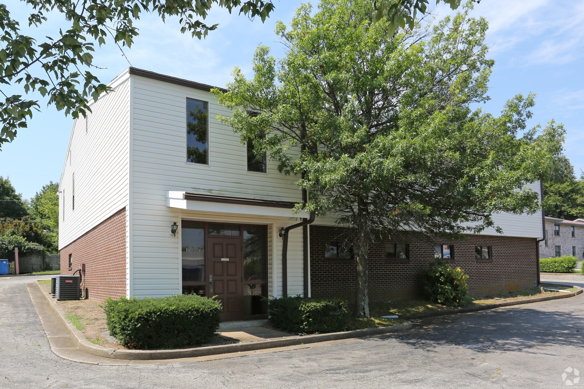 168 E Reynolds Rd, Lexington, KY for sale Primary Photo- Image 1 of 1