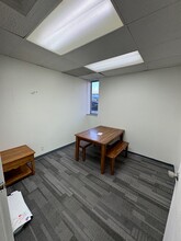 12401 E 43rd St, Independence, MO for lease Interior Photo- Image 2 of 3