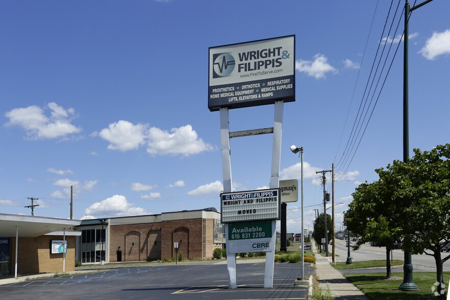 1021 28th St SW, Grand Rapids, MI for lease - Building Photo - Image 2 of 2