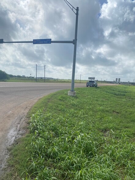 Hwy 463 & Lone Tree Rd, Victoria, TX for sale - Building Photo - Image 3 of 3
