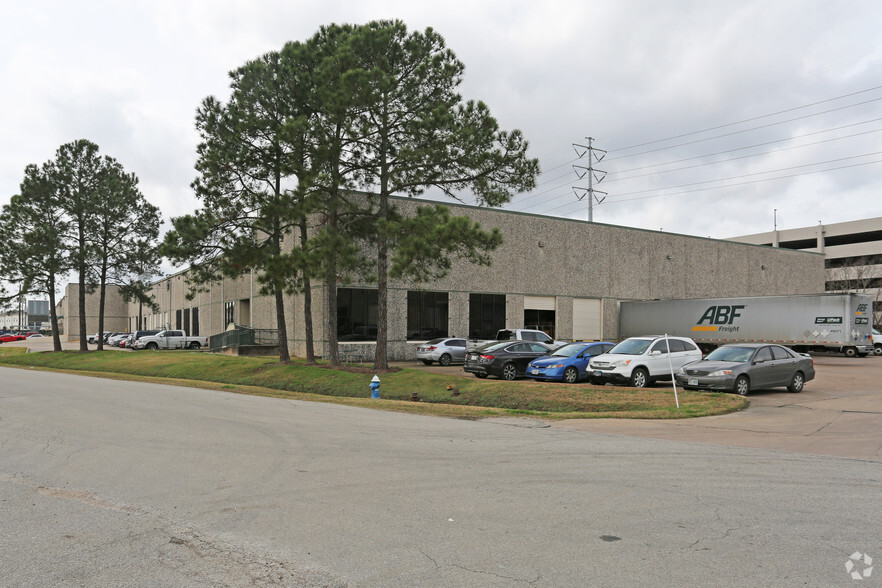 7052 Grand Blvd, Houston, TX for lease - Building Photo - Image 2 of 5