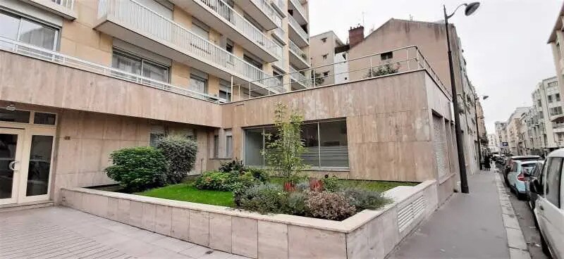 Office in Paris for lease - Building Photo - Image 1 of 6