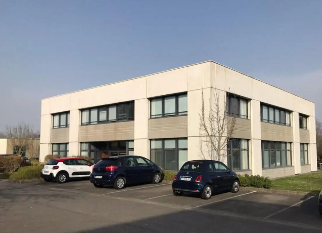Location Bureaux 131 m² - Photo 1