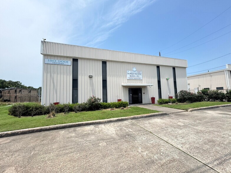 134 Wilson Rd, Humble, TX for sale - Building Photo - Image 1 of 1