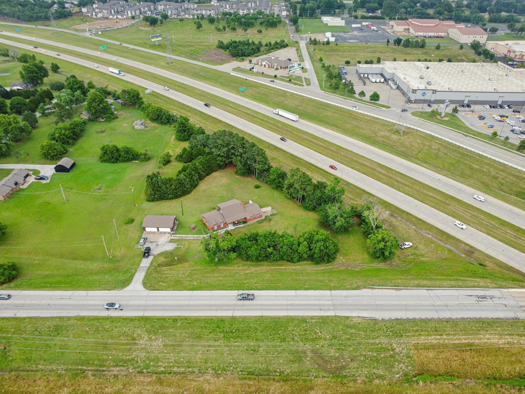 9908 N 129th East Ave, Owasso, OK for sale Primary Photo- Image 1 of 7