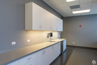 9500 W Bryn Mawr Ave, Rosemont, IL for lease Interior Photo- Image 2 of 6