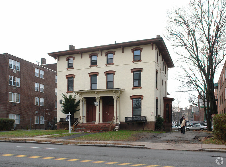 903-905 Asylum Ave, Hartford, CT for sale - Primary Photo - Image 1 of 1