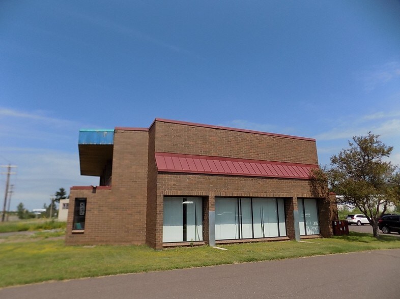 1725 Maple Grove Rd, Duluth, MN 55811