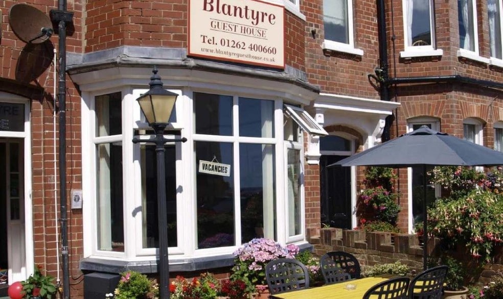 Yorkshire Coastal portfolio portfolio of 4 properties for sale on LoopNet.com - Primary Photo - Image 3 of 4