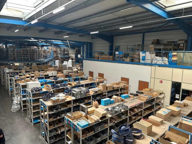 Flex in Saint-Clair-de-la-Tour for sale - Building Photo - Image 3 of 12