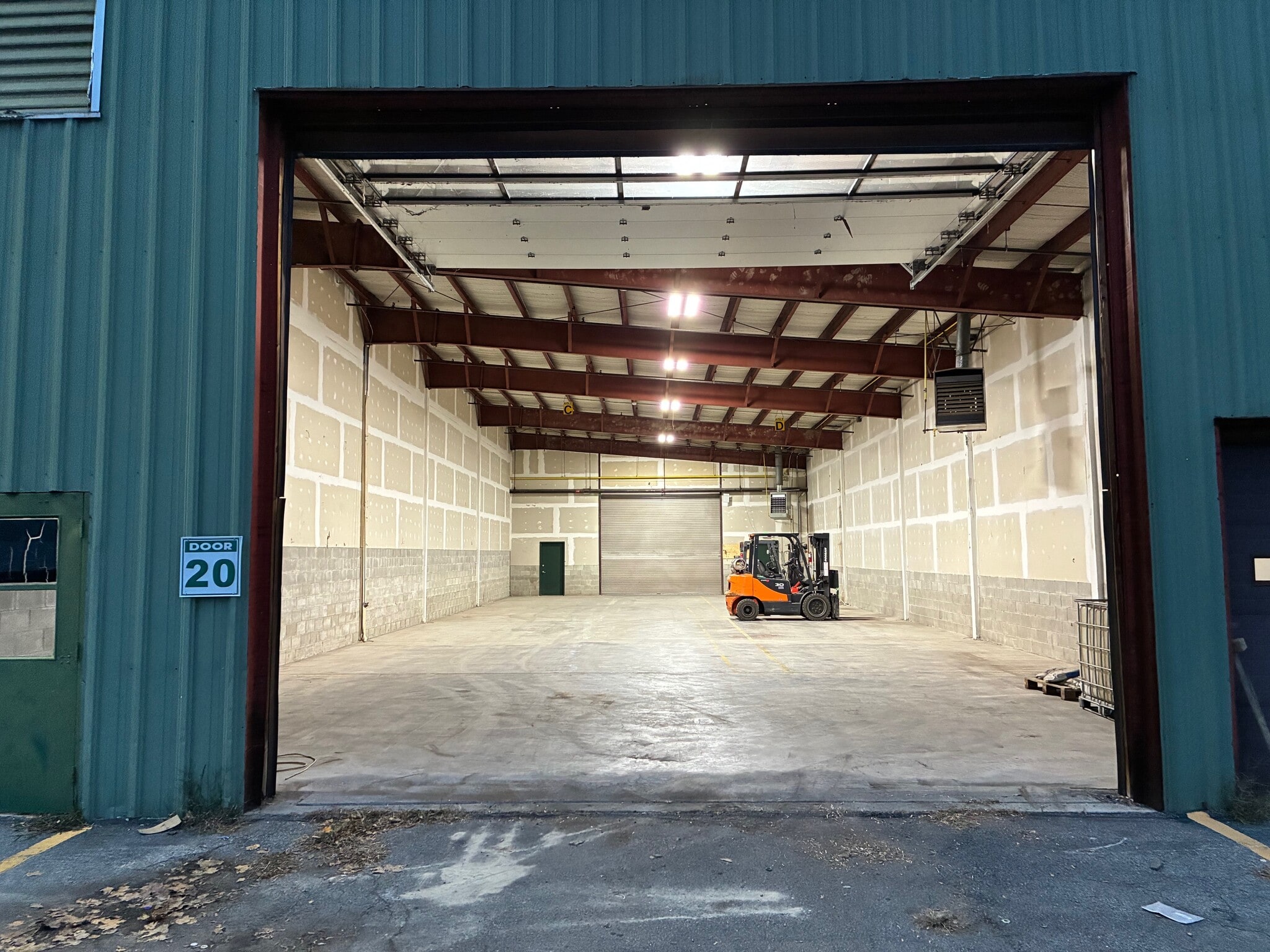 210-211 Cottage St, Poughkeepsie, NY for lease Interior Photo- Image 1 of 8