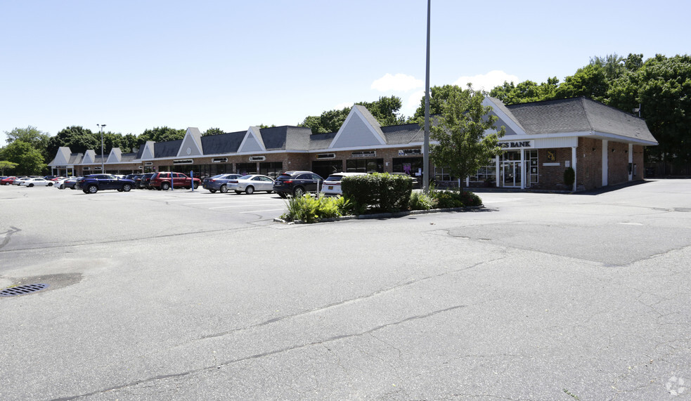 556 Route 25A, Saint James, NY for lease - Primary Photo - Image 1 of 8