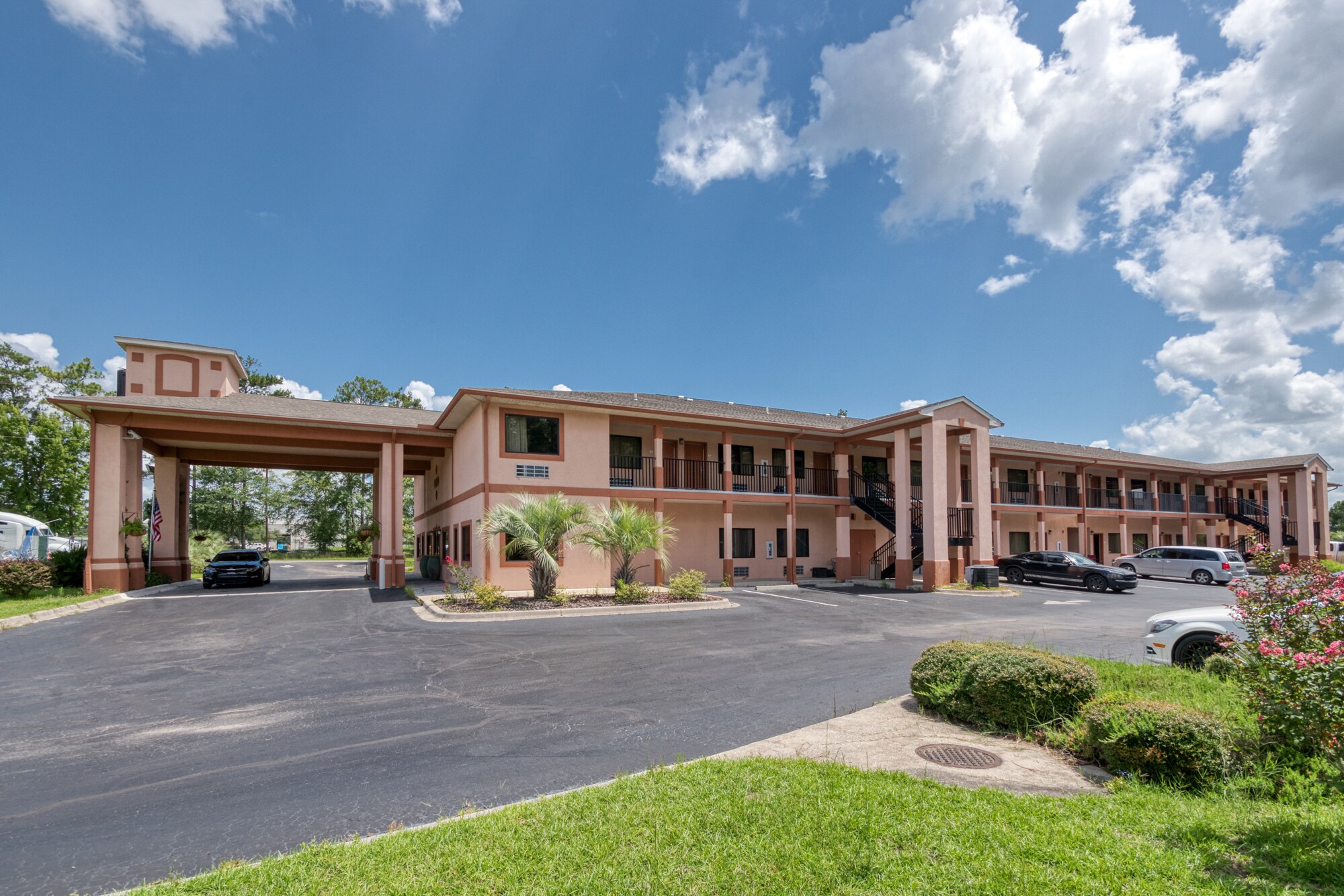 81 Commerce Blvd, Midway, FL 32343 Baymont Inn by Wyndham Midway