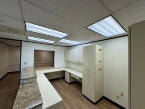 5909 West Loop, Bellaire, TX for lease Interior Photo- Image 2 of 4