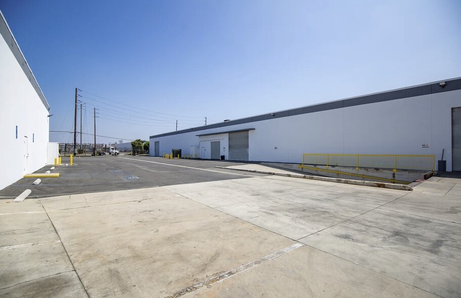 8731 & 8741 Pioneer Blvd, Santa Fe Springs, CA for sale - Building Photo - Image 2 of 14