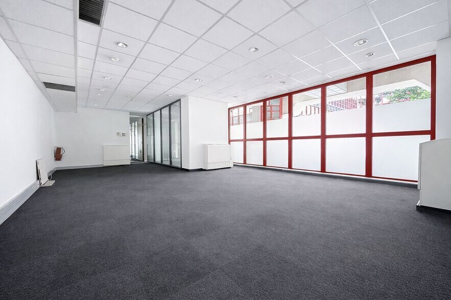 16-24 Rue Cabanis, Paris for lease - Building Photo - Image 1 of 8