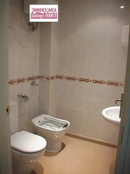 Office in Valencia de Don Juan for lease - Building Photo - Image 3 of 5