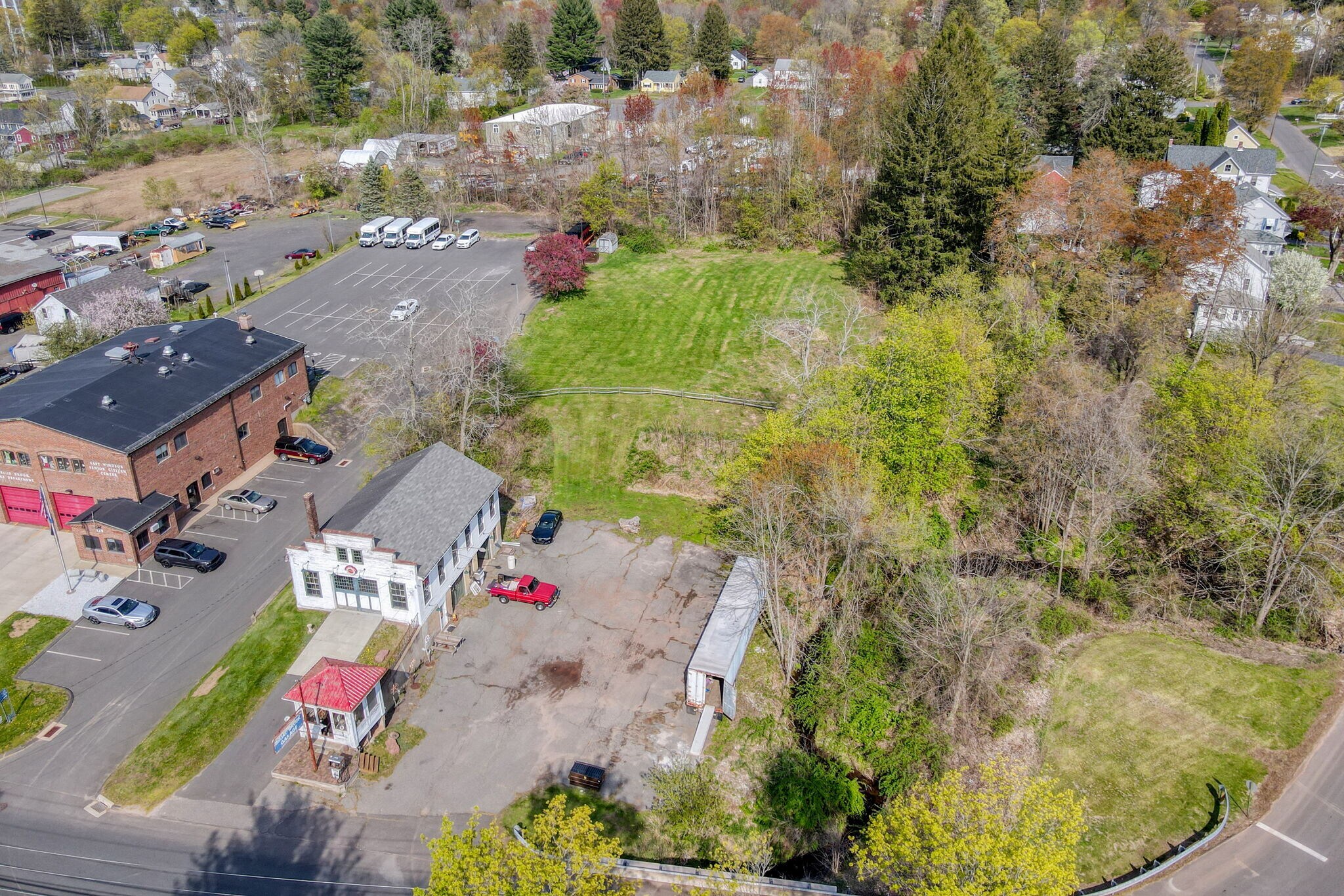 129 Main St, Broad Brook, CT 06016 Retail for Sale