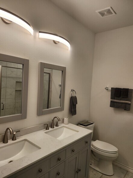 1948 County Rd, Goodrich, TX for sale - Interior Photo - Image 3 of 28
