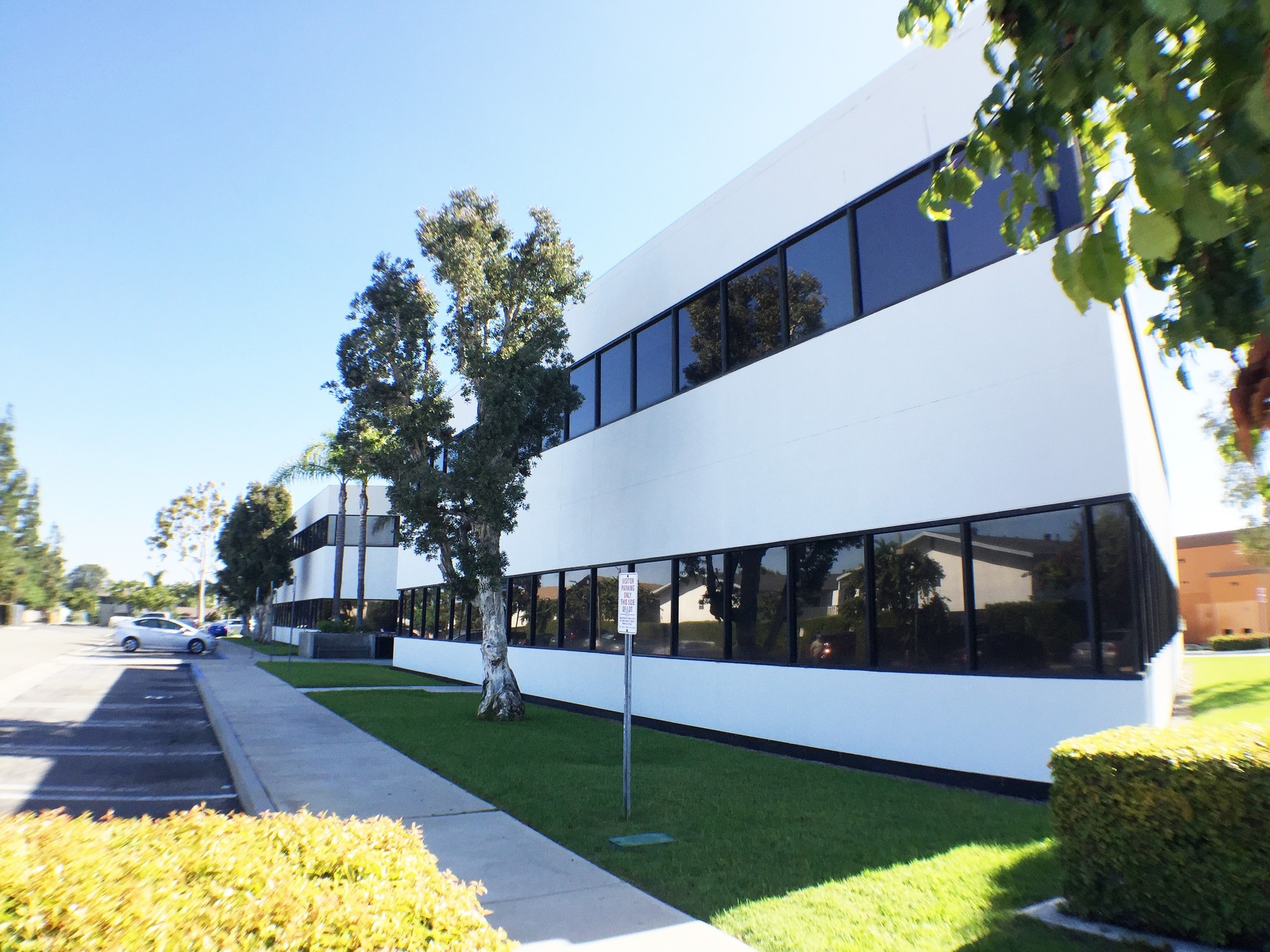 1520 Nutmeg Pl, Costa Mesa, CA for lease Building Photo- Image 1 of 4