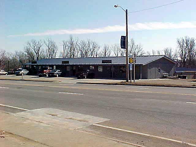 1642 Main St, Atchison, KS for lease - Building Photo - Image 2 of 4