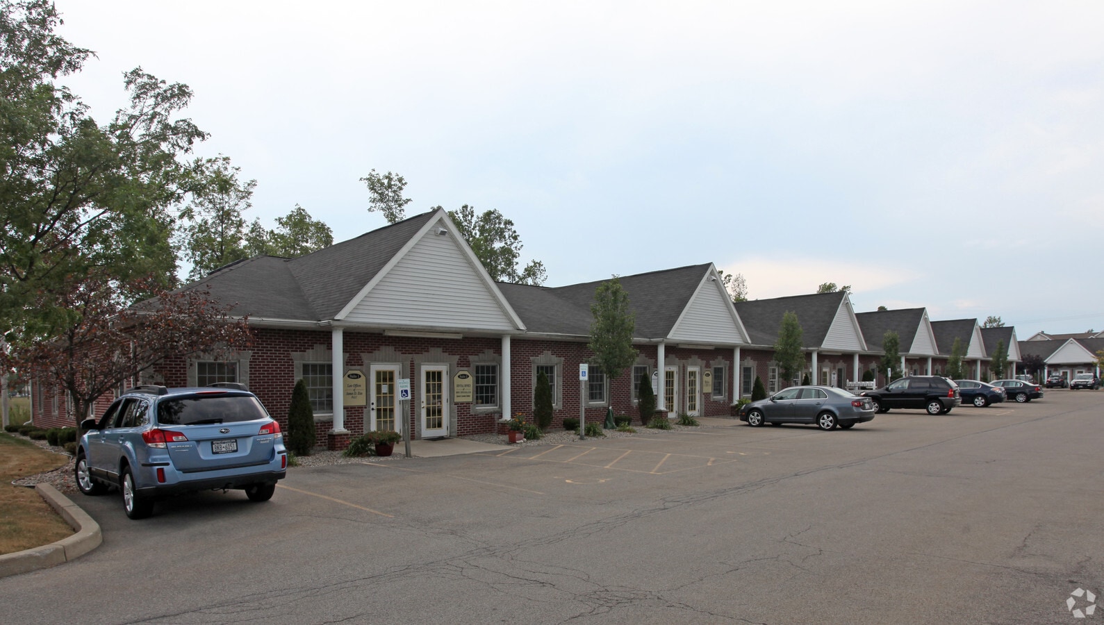 19 Limestone Dr, Williamsville, NY 14221