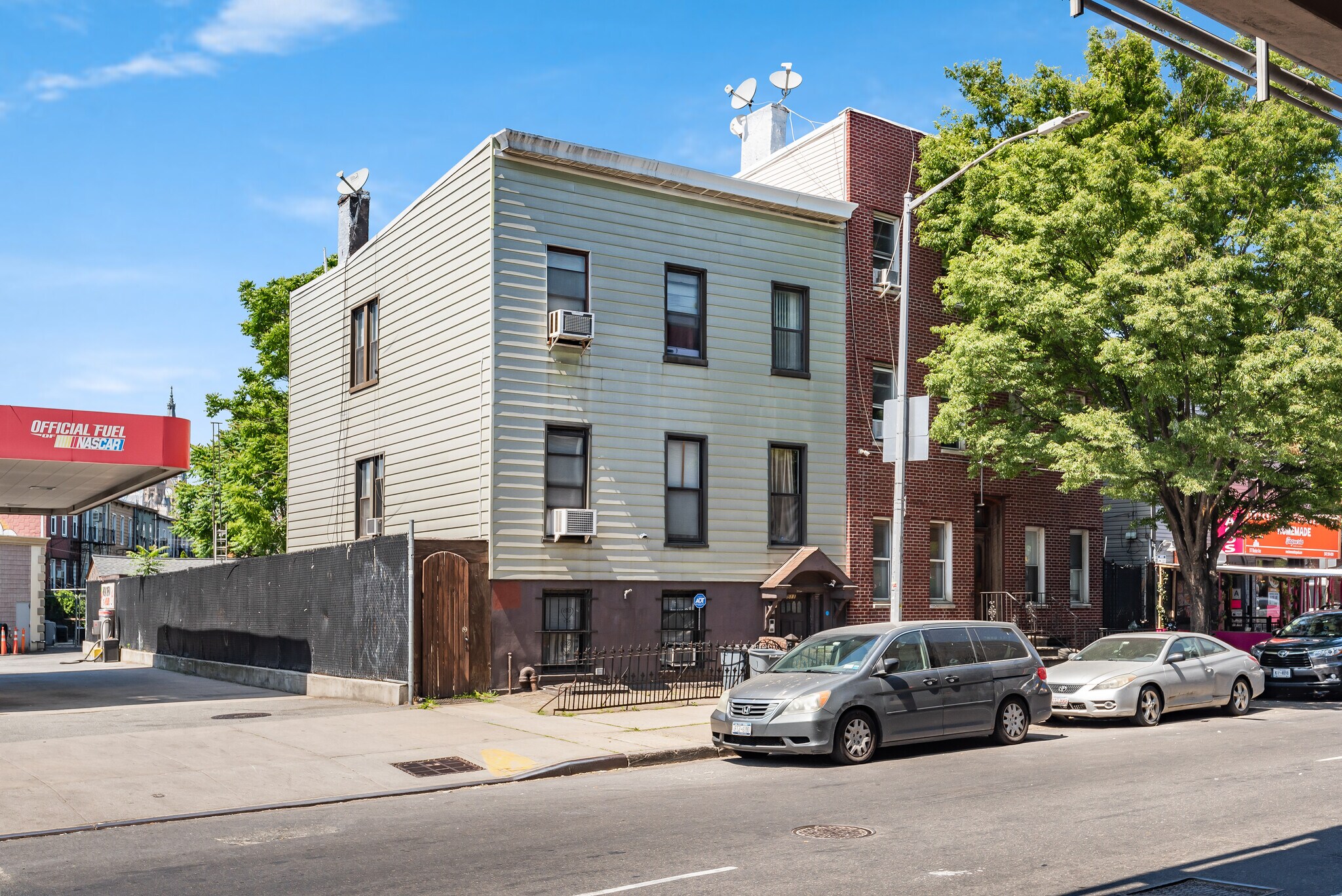 511 Meeker Ave, Brooklyn, NY for sale Building Photo- Image 1 of 1