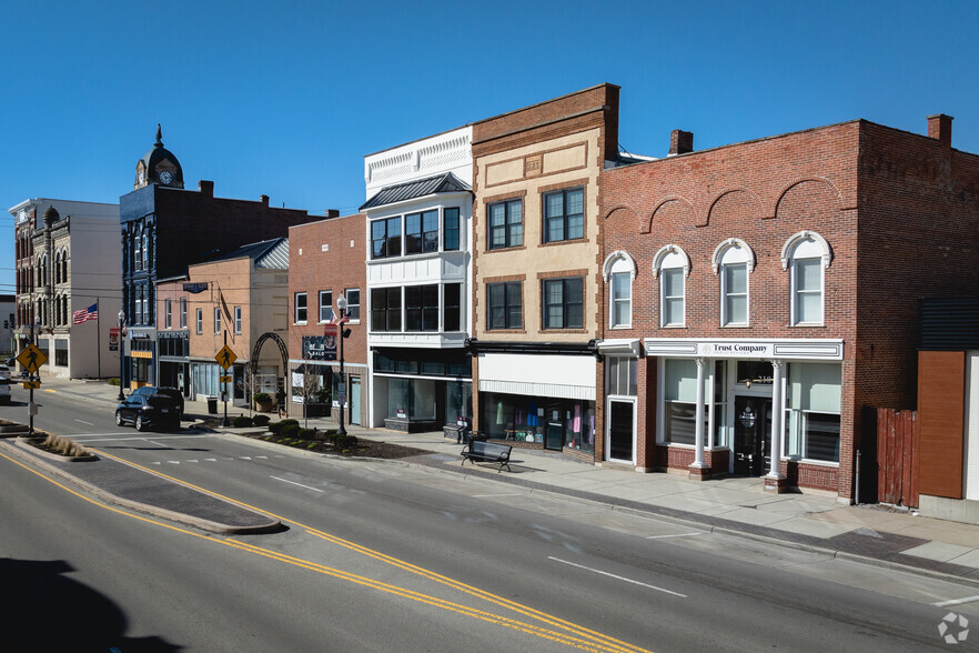 214 S Main St, Findlay, OH for lease - Primary Photo - Image 1 of 3