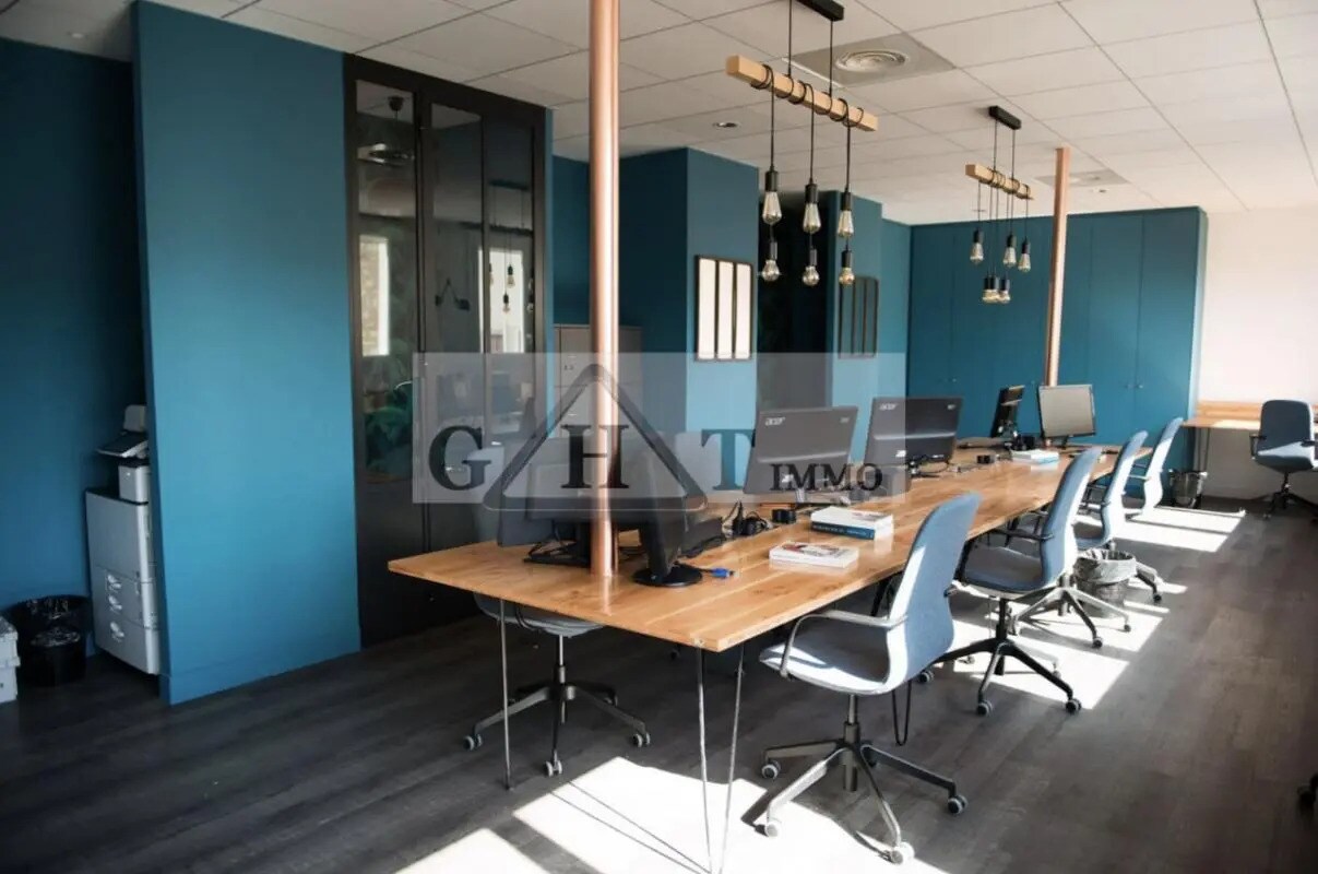 Office in Maisons-Alfort for sale Interior Photo- Image 1 of 3