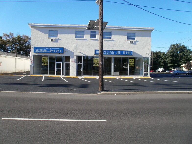 26052609 S Broad St, Hamilton, NJ 08610