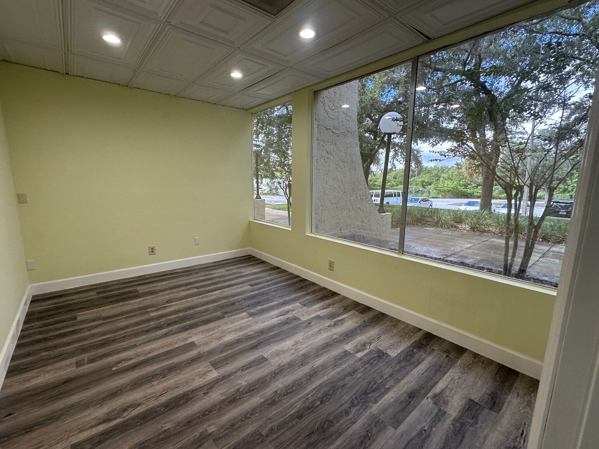 5104 N Orange Blossom Trl, Orlando, FL for lease Interior Photo- Image 1 of 4