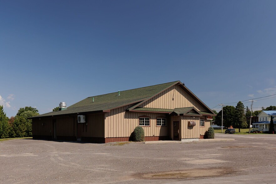 8035 Lake rd, Belleville, NY for sale - Primary Photo - Image 1 of 1